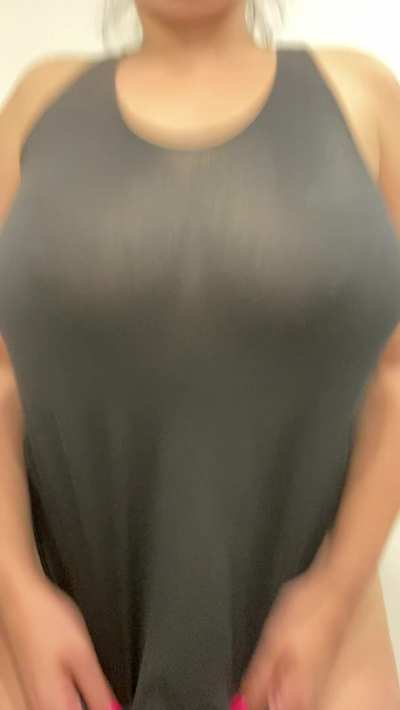Bouncing my big titties all day! 🤤🙊😈 OC always! 😘