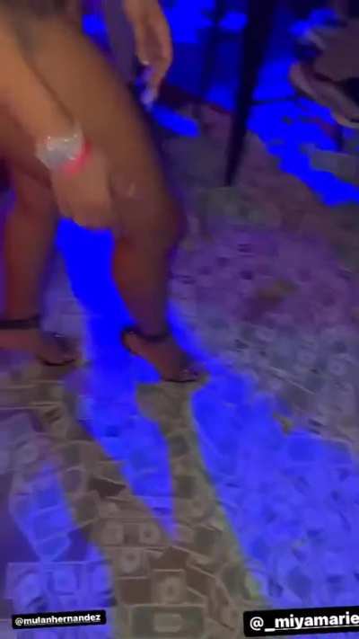 🤎🍑🖤