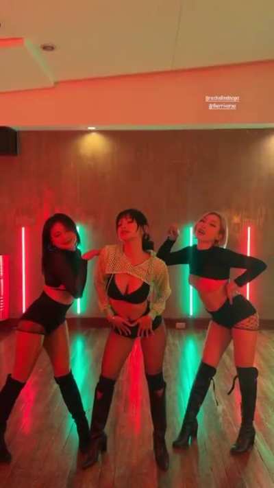Siobe lim w friends