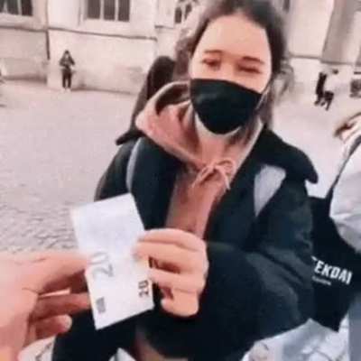 Вся бабья суть в одном видео (есть исключения, но я пока знаю только одну и больше не встречал, за всю свою жизнь)