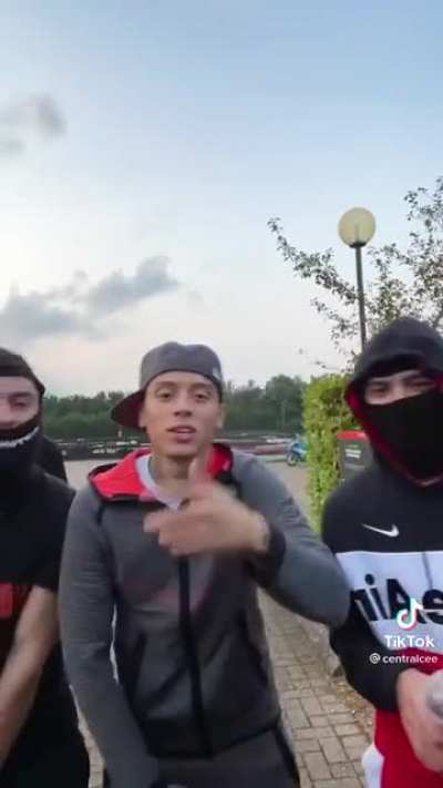 OMGG HE IS SO COOL LIKE ROADMAN