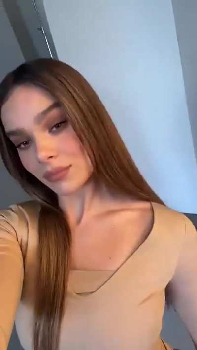 Hailee Steinfeld
