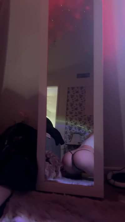18F Spank my ass daddy