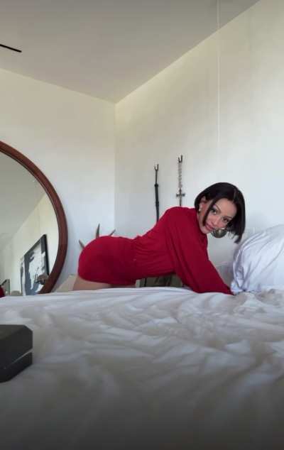 twerking on IG live
