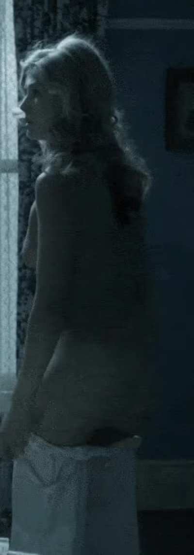Rosamund Pike