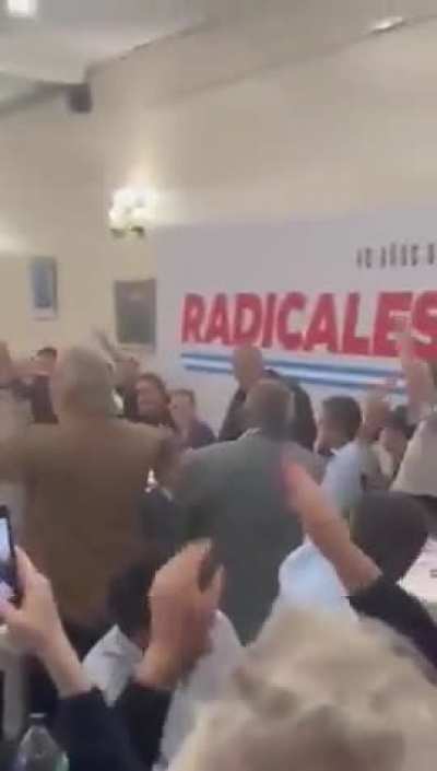 Siga el baile siga el baile. (La UCR 