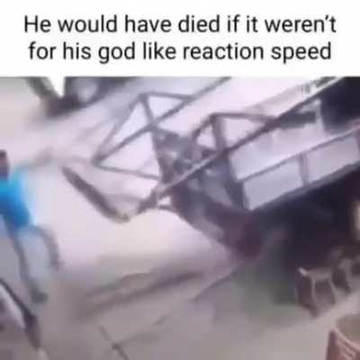 He very fucking speed And he do a flip 😱😱😱👍