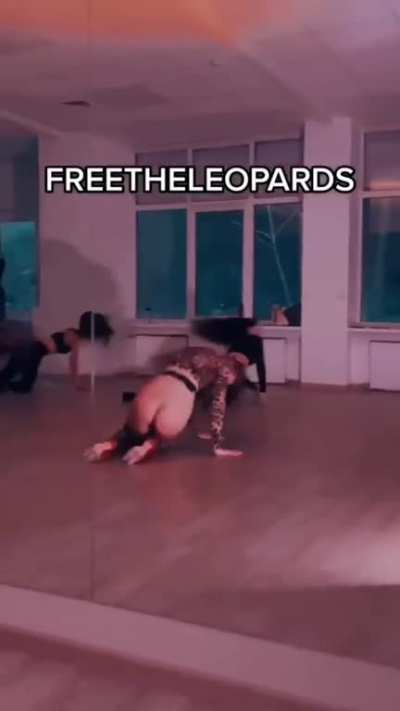 Skin colored yoga pants 
