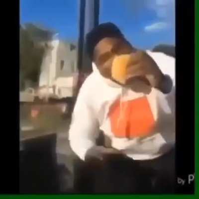 How to eat a big mac! 😮