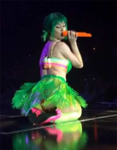 Katy Perry Booty Gif - Prismatic tour (video and Gfy in comments)