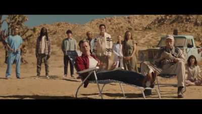 Kevin Bacon & Michael Gross reunite in a commercial referencing Tremors
