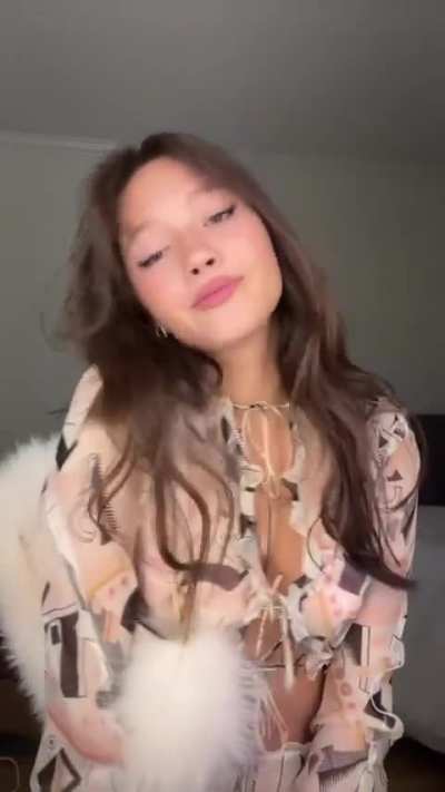 Lily Chee😮<wbr>‍💨❤️