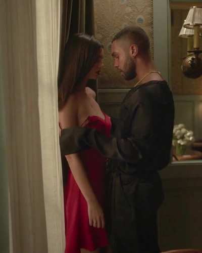 Victoria Justice in Trust