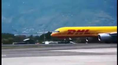 DHL Boeing 757-200 crash. Flight JOS7216 04/07