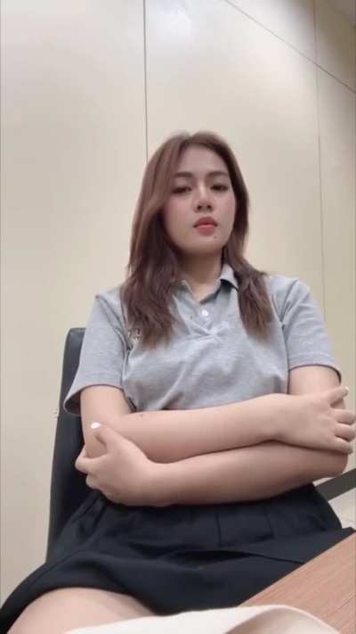 does any one have clip this girl or info ?
