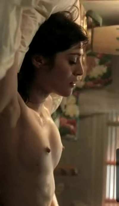 Lizzy Caplan