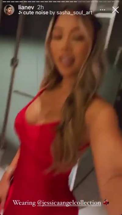 In a red dress 🥵