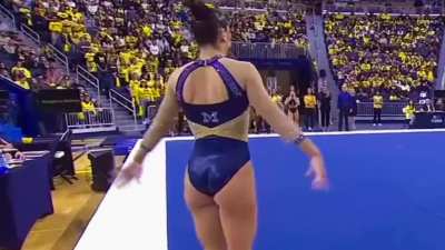 “The Greek Goddess” Nicoletta Koulos 💙💛〽️🇬<wbr>🇷 (Love how she moves)
