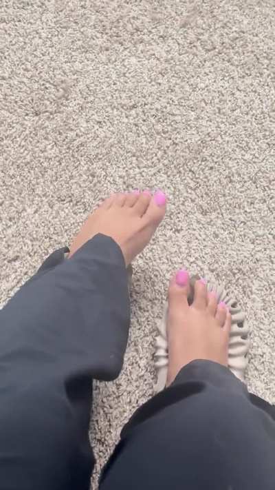Socks or no socks?