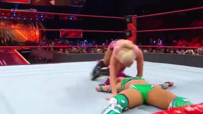 Alexa defeats Sasha - Raw 8/29/17
