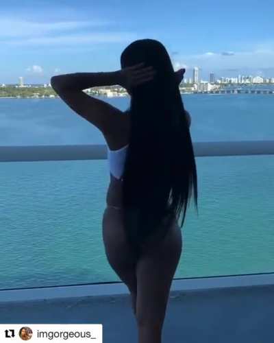 lil throwback 🍑