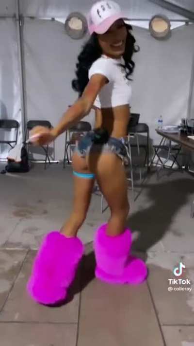 🥵🥵