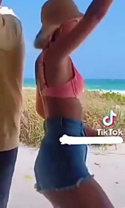Millie shaking ass
