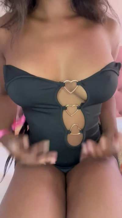 Shaking My Natural Melons 🍉🍉 (fuckdoll)