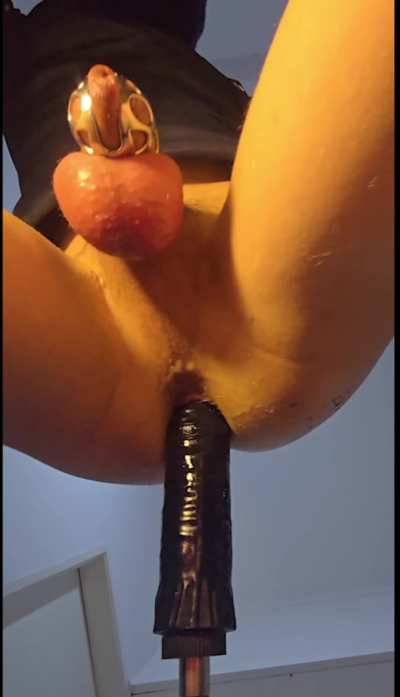 Training this hole to take everything 😏💦