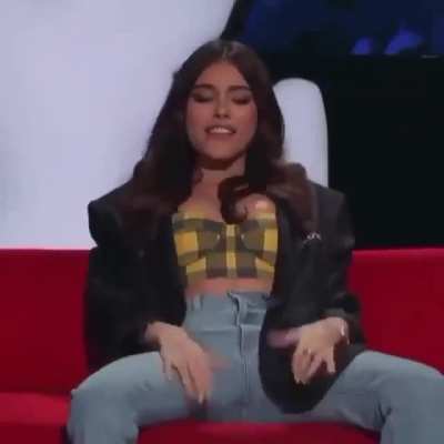 Madison Beer is horny, are you going to go rough or sensual?