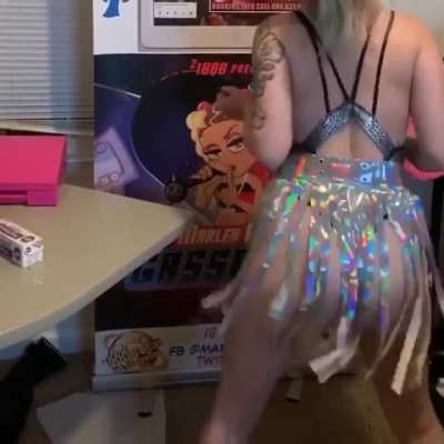 Shaking it 🔥🤪