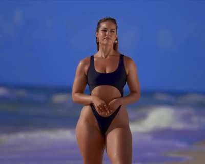 𝓜𝓪𝓻𝓲𝓼<wbr>𝓼𝓪 𝓓𝓾𝓫𝓸𝓲<wbr>𝓼 Hot Miami Styles Beach Walk