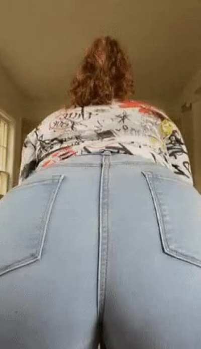 Just wanted to show off uhh my outfit 😋🍑😉 come see my first face reveal in the sub below 😘😘😘↓↓<wbr>↓↓