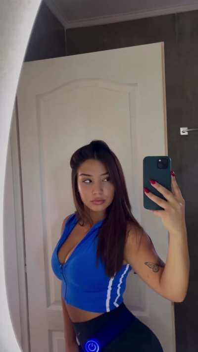 Such a perfect boobs.. you gotta see them
