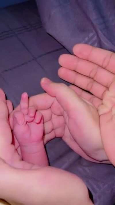 So cute..🤣