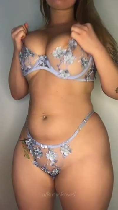 Men who appreciate curvy women make me wet 😍