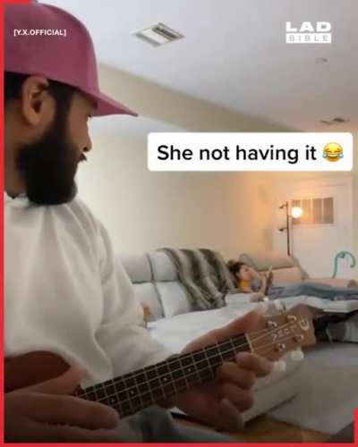 Dude annoys girlfriend with songs about her