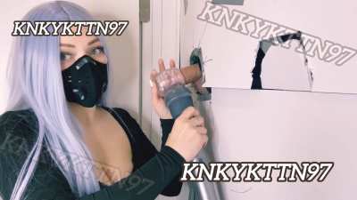 Fun at the gloryhole 😈 who's next?