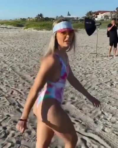 Taynara Conti