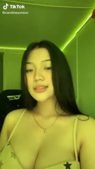 aint she hot as a chilli