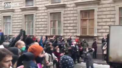 Police in St. Petersburg tried to scare people, but it didn't work