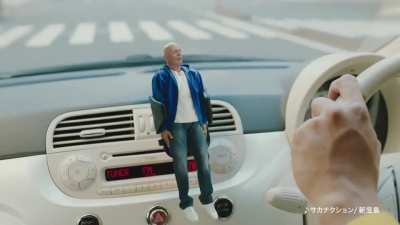 This Softbank's commercial with Bruce Willis is the most absurd thing I saw today