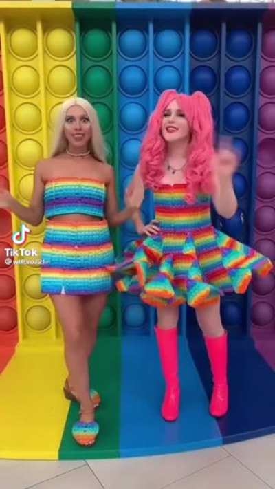 Pop it dress