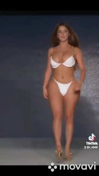 Demi rose