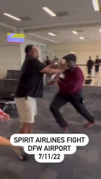 Wild video out of DFW airport between a spirit airlines employee and passenger.