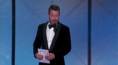 Macaulay Culkin presents at the Golden Globes Awards to the tune of 