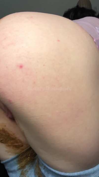 [F] The aftermath of a desperation poop in jeans ( no panties ) 