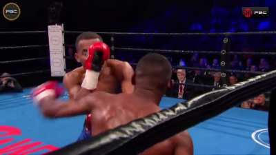 Rigo measures with his lead hand then times Solis beautifully with an uppercut