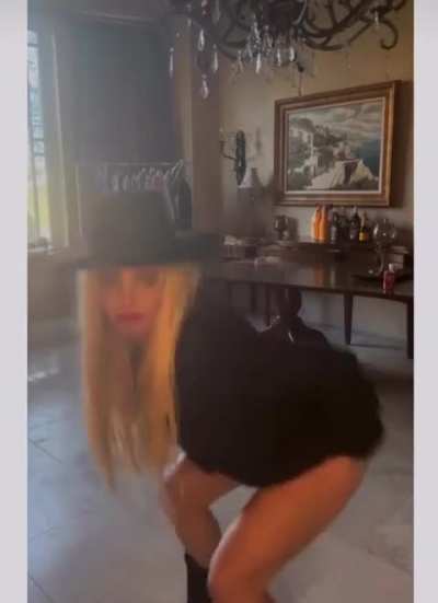 britney OF would hit like Thor's hammer 😍