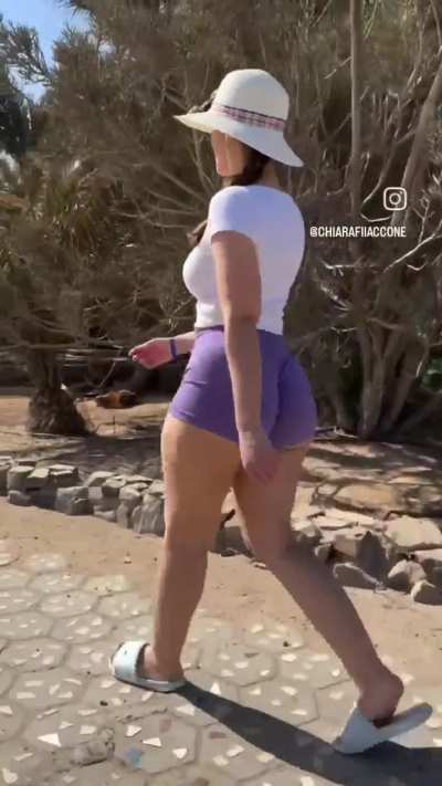 Bouncy, Jiggly, JuicyChiiara